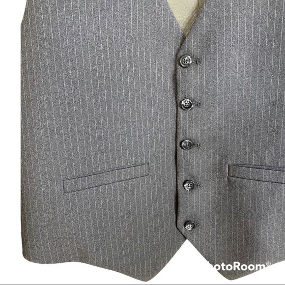 WEAR MANY WAYS Charcoal grey pinstripe vest - Picture 6 of 10